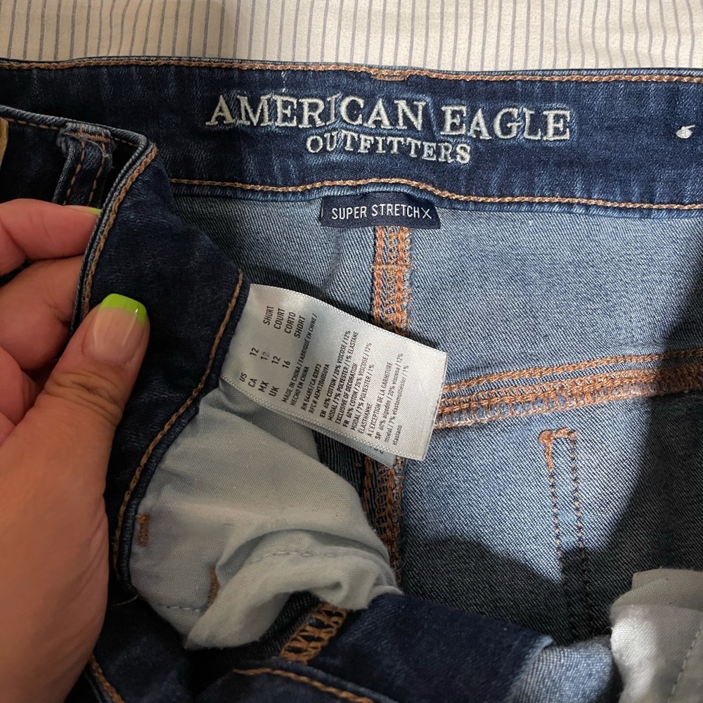 American eagle jeans with tears STRETCHY